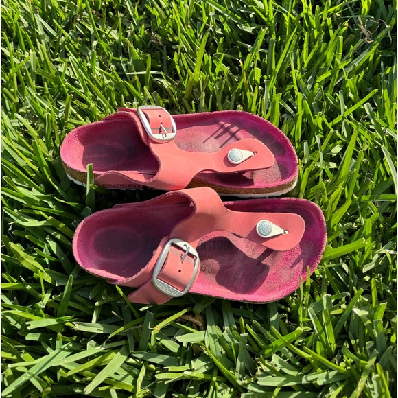 BIRKENSTOCK GIZEH BIG BUCKLE
FUCHSIA TULIP SIZE 37 - Picture 8 of 11